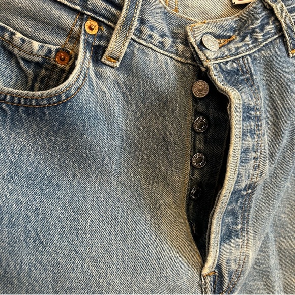 Re/Done • Levi’s Skinny Fit Distressed Jeans - Picture 4 of 7